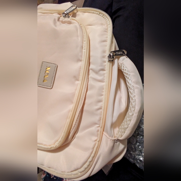 Spacious Backpack For Laptops, Traveling or Every Day Use. New. - Picture 5 of 9